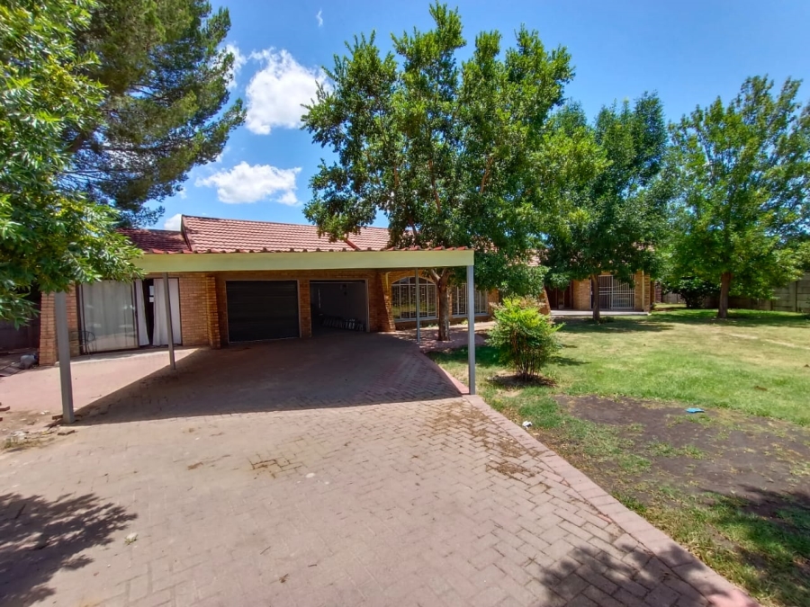 4 Bedroom Property for Sale in Elandia Free State